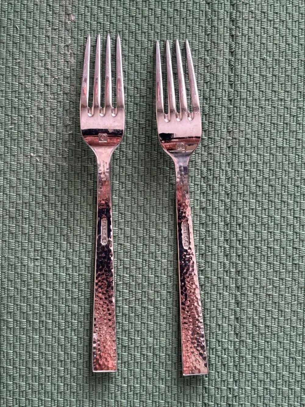 2 Oneida Stainless CABRIA Dinner Forks Stainless Steel Flatware 8